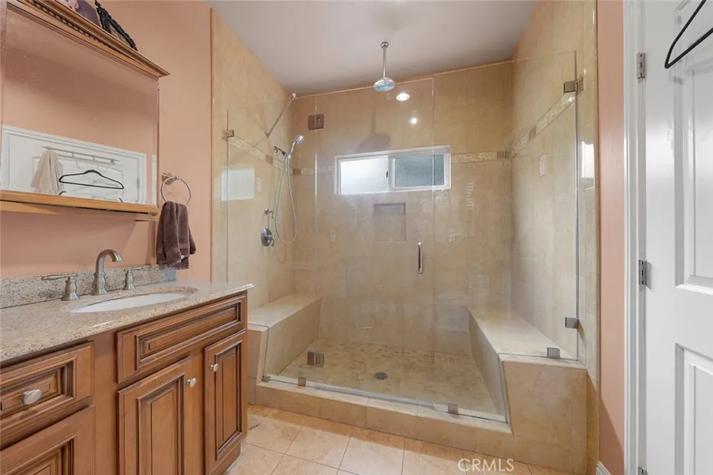 2516 Elsinore Street Los Angeles, CA 90026