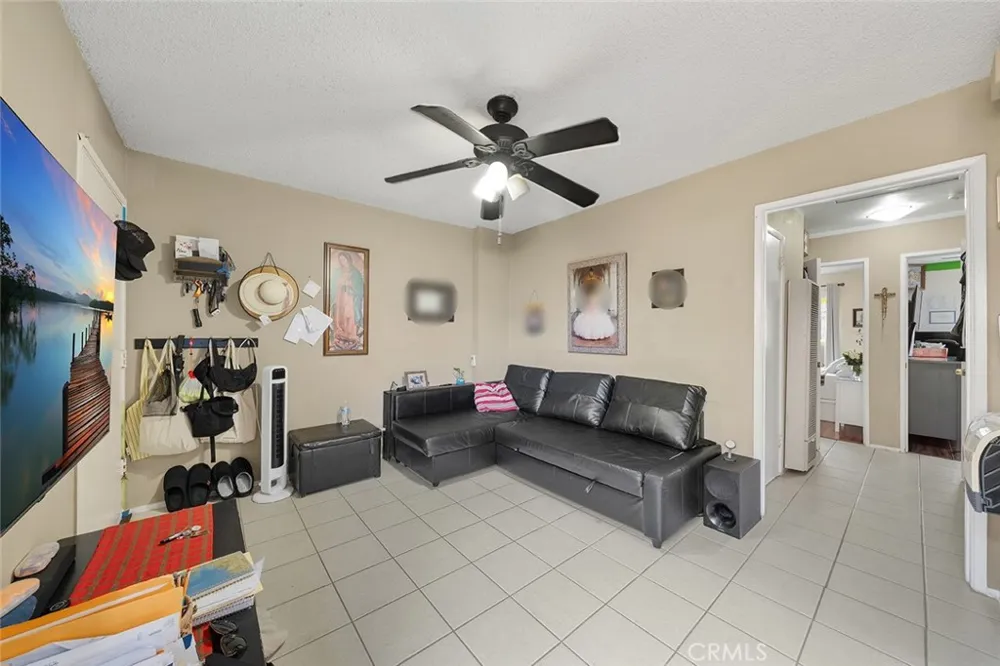 2516 Elsinore Street Los Angeles, CA 90026