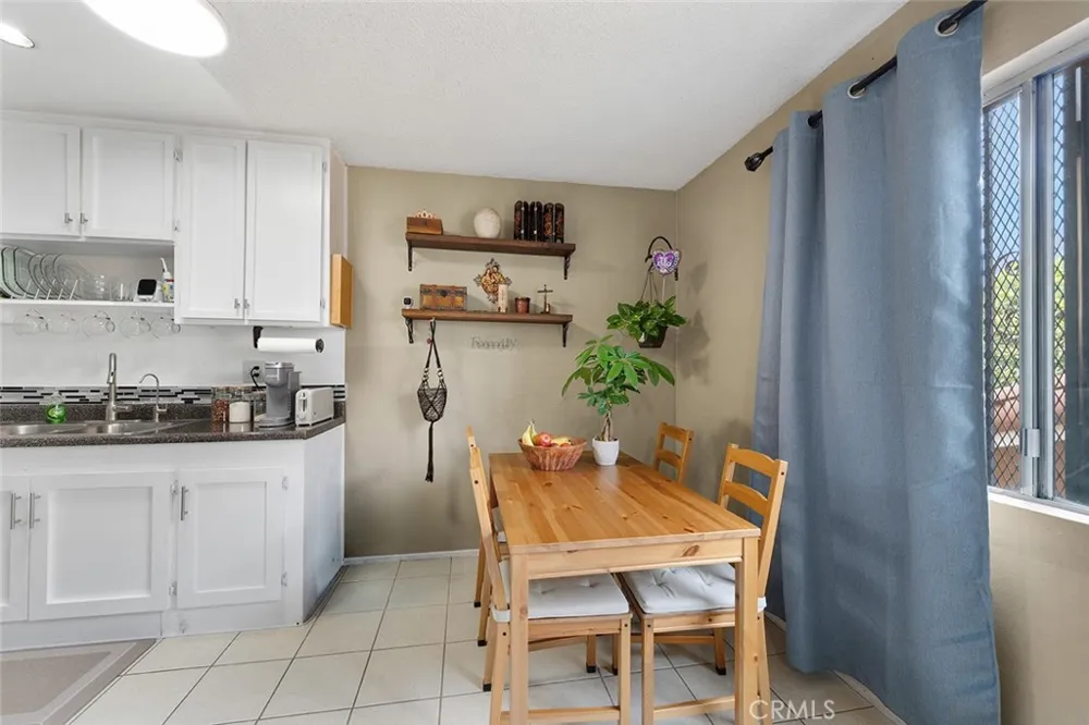 2516 Elsinore Street Los Angeles, CA 90026