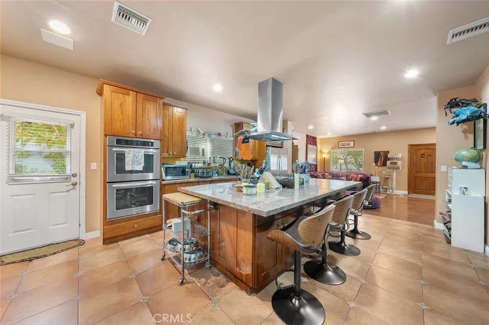 2516 Elsinore Street Los Angeles, CA 90026