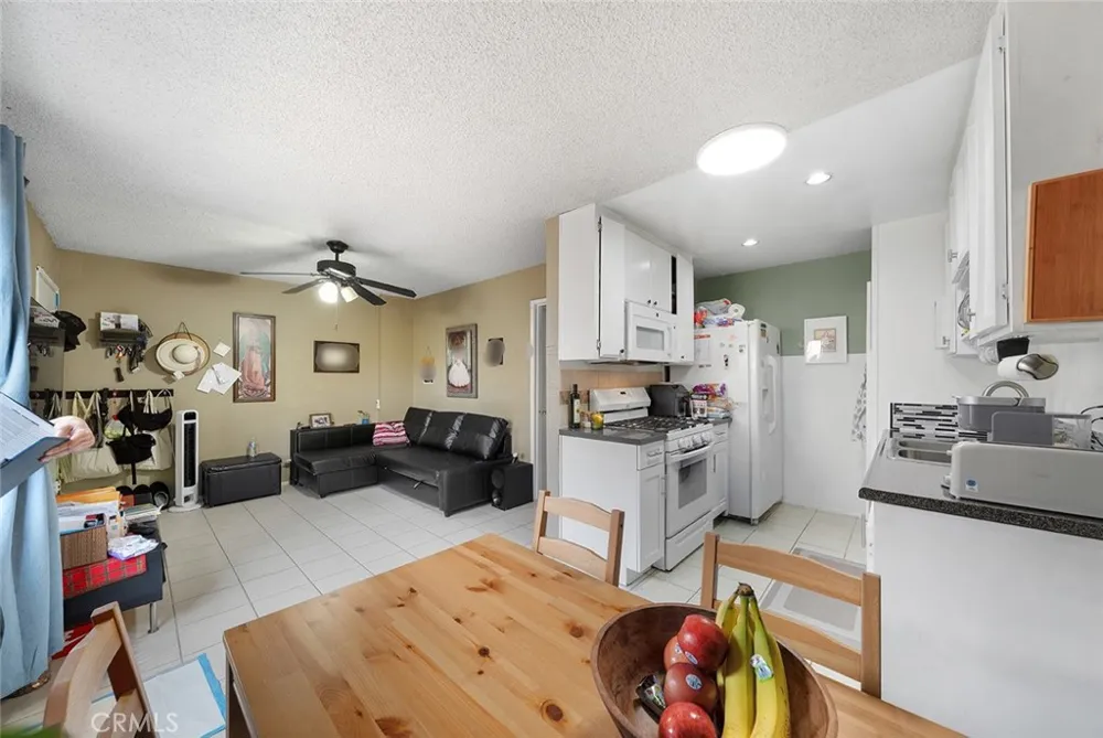 2516 Elsinore Street Los Angeles, CA 90026