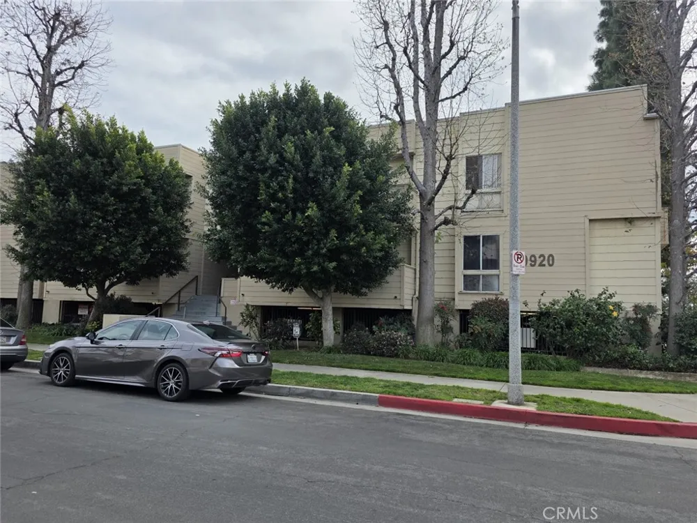 9920 Jordan Avenue #9 Chatsworth, CA 91311