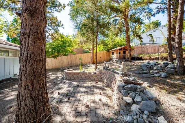 2285 Lausanne Drive Wrightwood, CA 92397