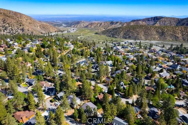 2285 Lausanne Drive Wrightwood, CA 92397