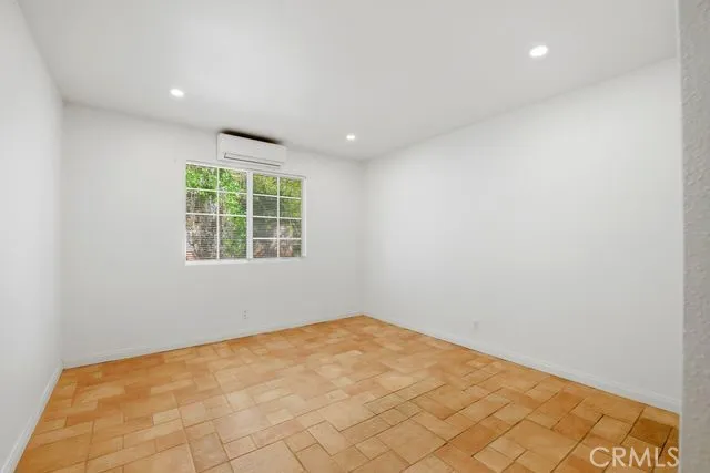 2285 Lausanne Drive Wrightwood, CA 92397