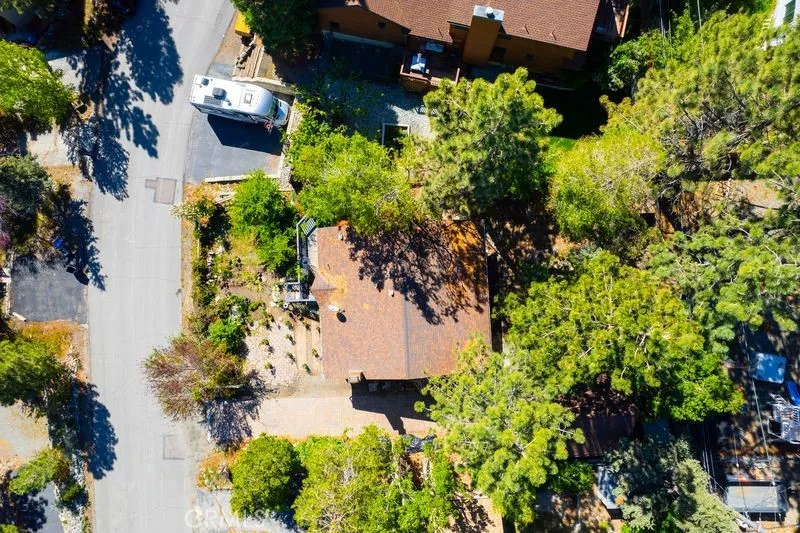 2285 Lausanne Drive Wrightwood, CA 92397