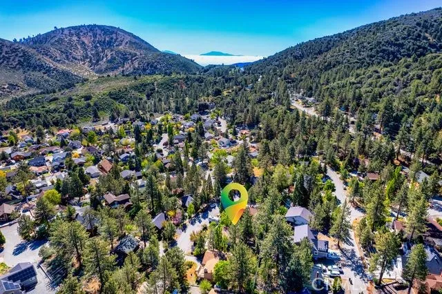 2285 Lausanne Drive Wrightwood, CA 92397