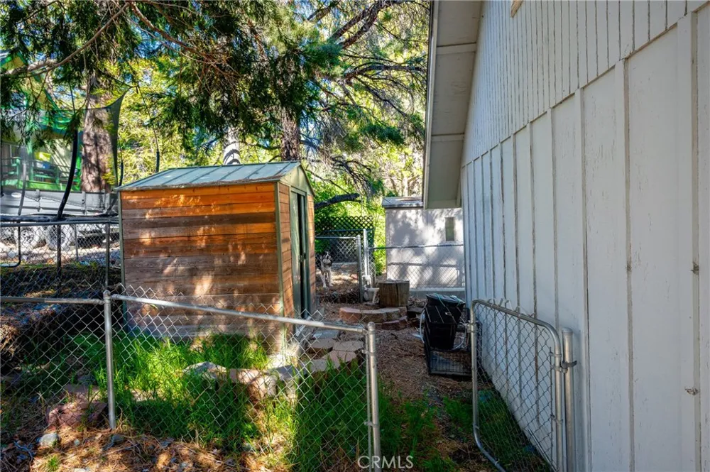 2285 Lausanne Drive Wrightwood, CA 92397