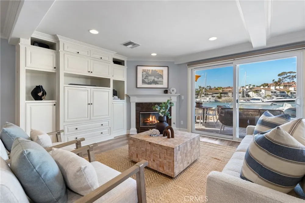 1011 Bay Front Newport Beach, CA 92662
