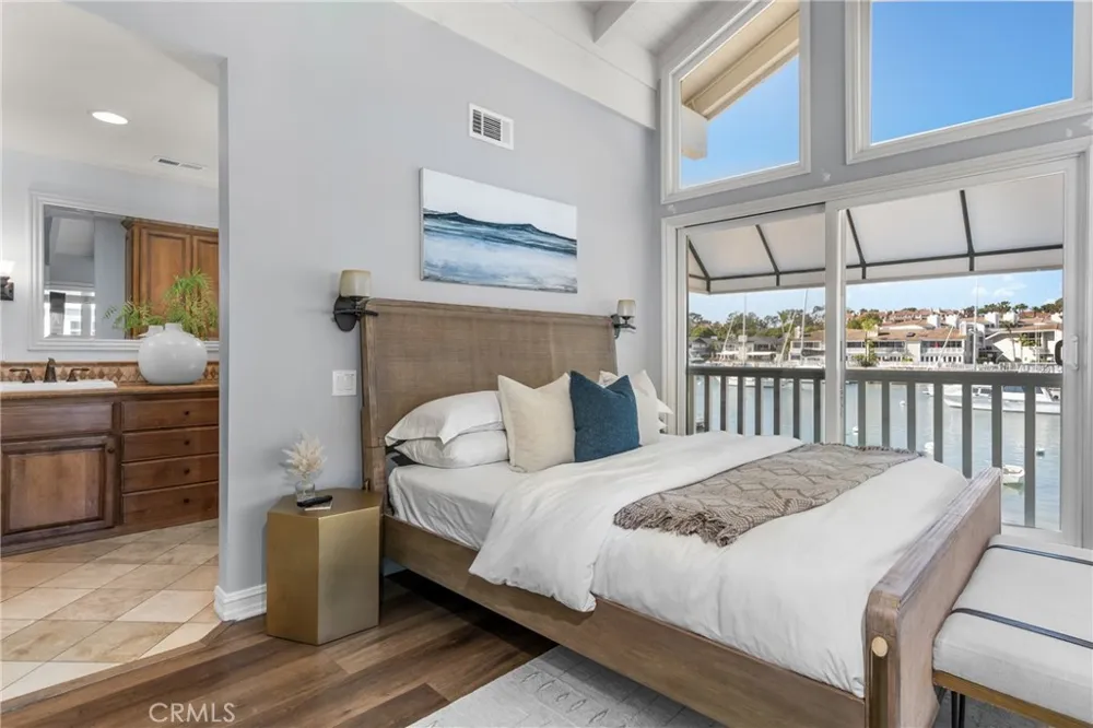 1011 Bay Front Newport Beach, CA 92662