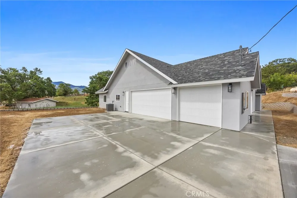 21116 Stage Dr Tehachapi, CA 93561