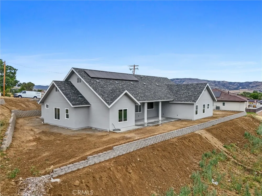 21116 Stage Dr Tehachapi, CA 93561