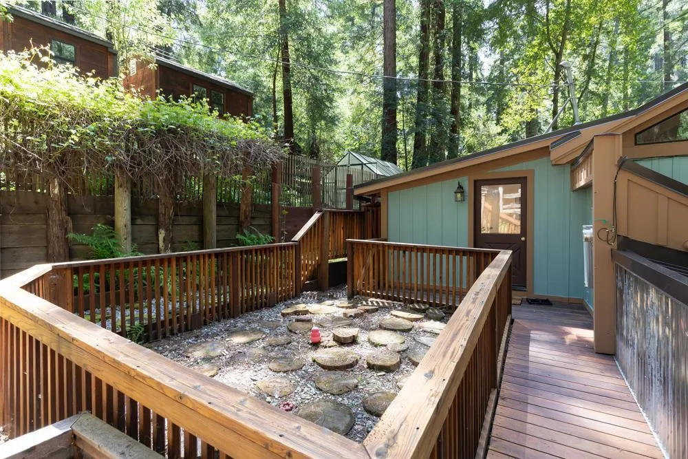 414 Hiawatha Road Boulder Creek, CA 95006