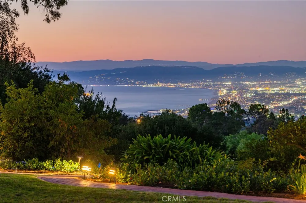 34 Crest E Rolling Hills, CA 90274