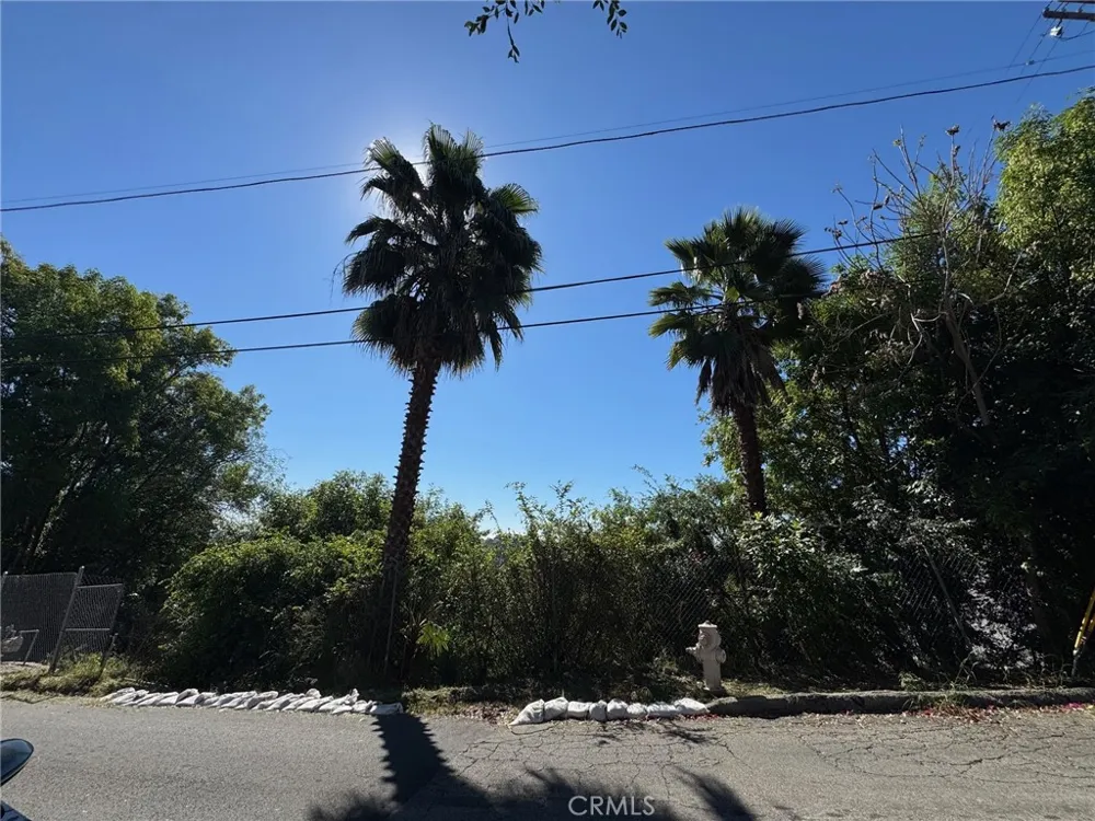 5000 La Calandria El Sereno, CA 90032