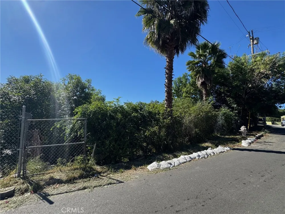 5000 La Calandria El Sereno, CA 90032