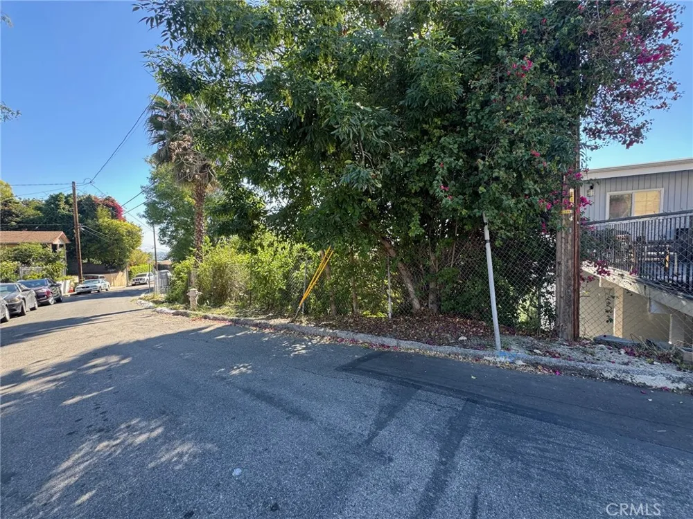5000 La Calandria El Sereno, CA 90032
