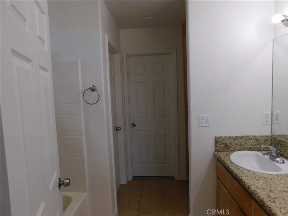 8560 Eucalyptus California City, CA 93505