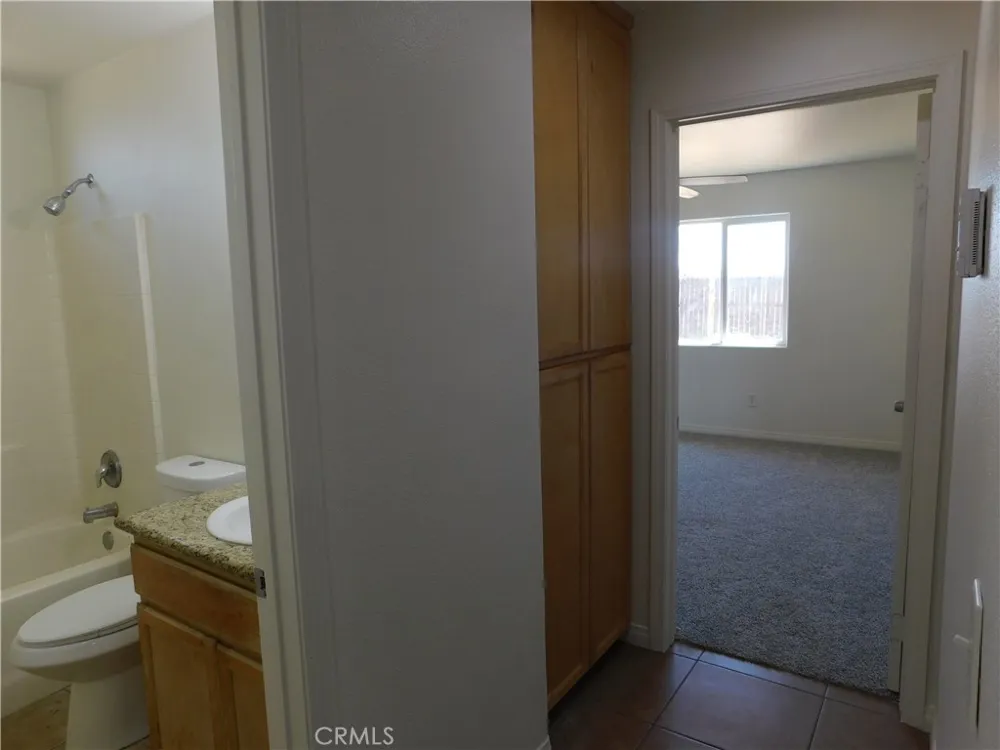 8560 Eucalyptus California City, CA 93505