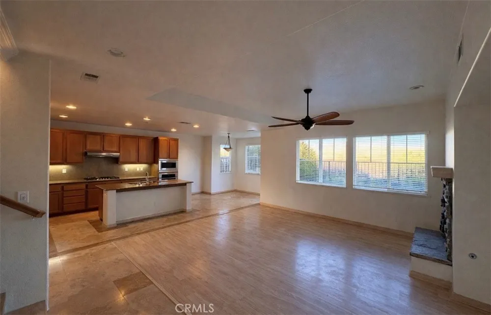 41039 Sunsprite Lake Elsinore, CA 92532