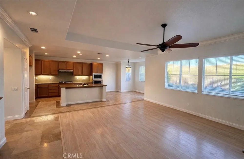 41039 Sunsprite Lake Elsinore, CA 92532