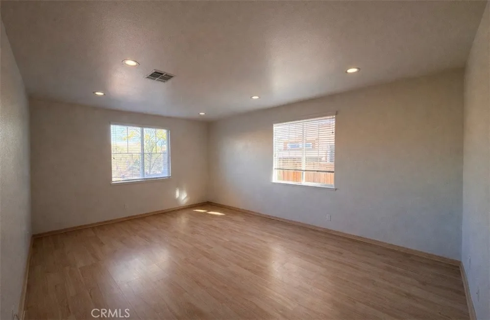 41039 Sunsprite Lake Elsinore, CA 92532