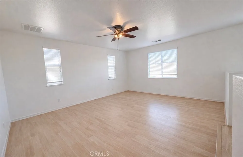 41039 Sunsprite Lake Elsinore, CA 92532