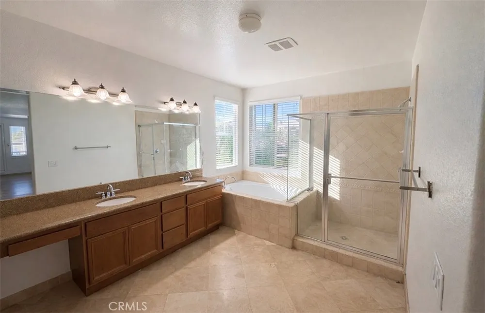41039 Sunsprite Lake Elsinore, CA 92532