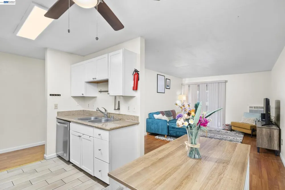 16006 E 14Th St #218 San Leandro, CA 94578