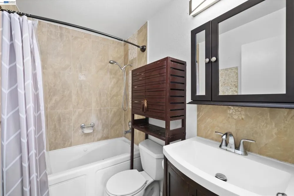 16006 E 14Th St #218 San Leandro, CA 94578