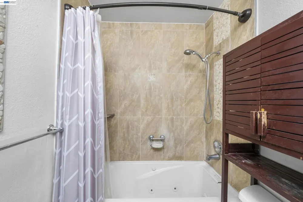 16006 E 14Th St #218 San Leandro, CA 94578