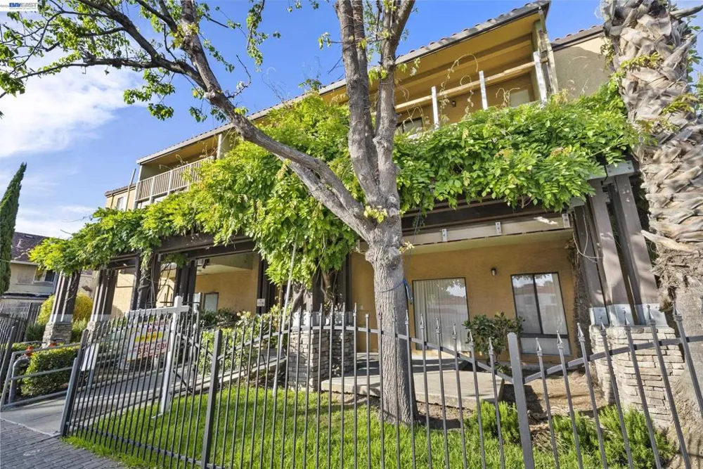 16006 E 14Th St #218 San Leandro, CA 94578