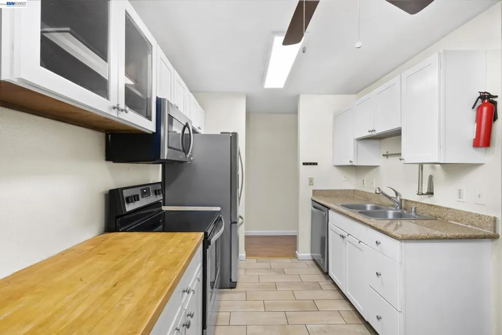 16006 E 14Th St #218 San Leandro, CA 94578