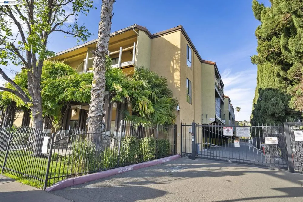 16006 E 14Th St #218 San Leandro, CA 94578