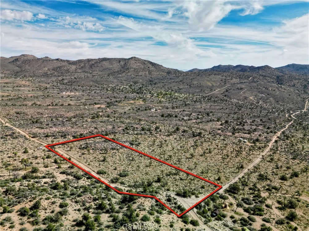 27 Vista Road Pioneertown, CA 92356