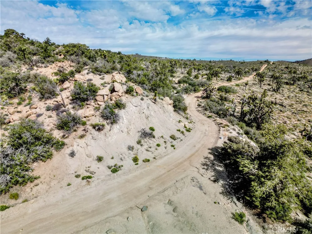 27 Vista Road Pioneertown, CA 92356