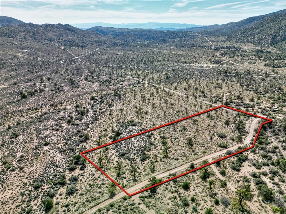 27 Vista Road Pioneertown, CA 92356