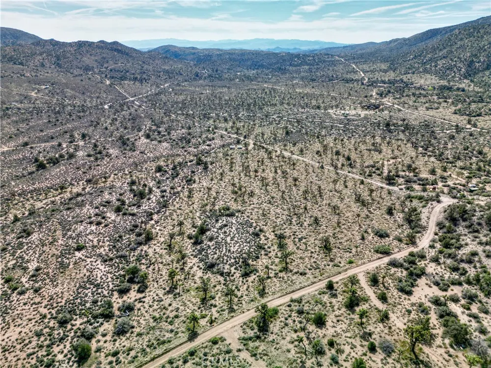 27 Vista Road Pioneertown, CA 92356