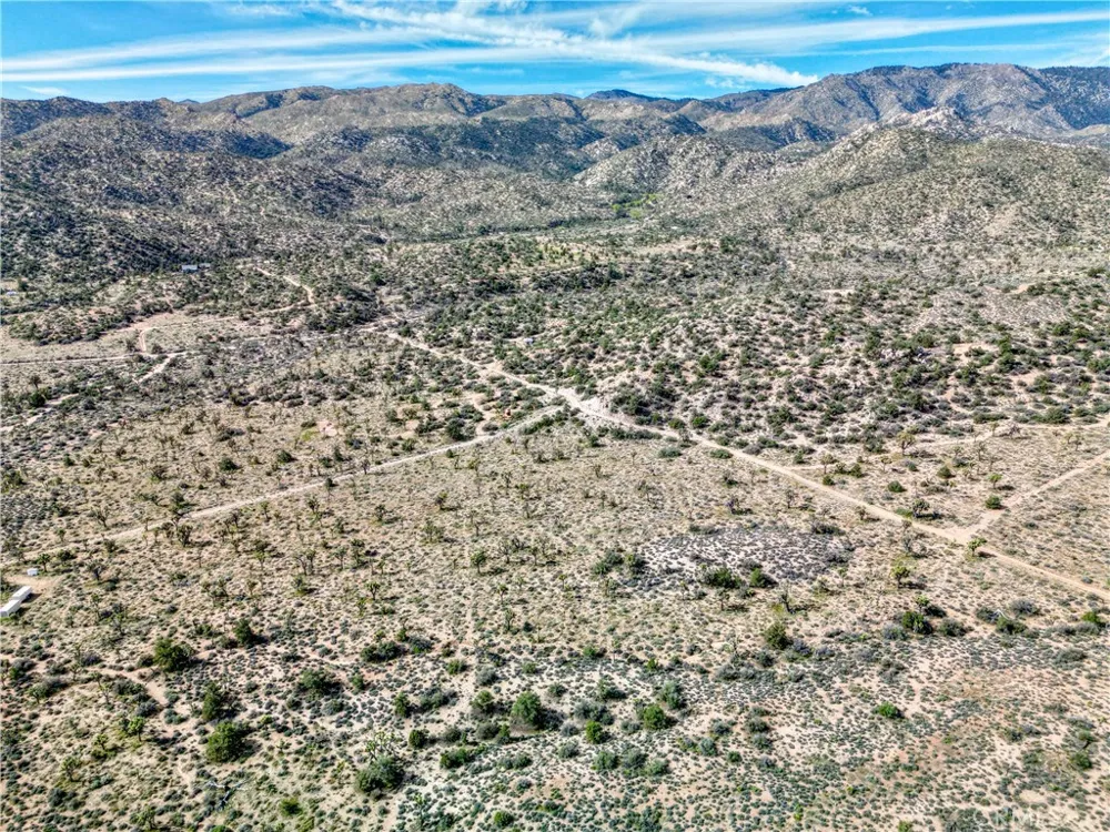 27 Vista Road Pioneertown, CA 92356