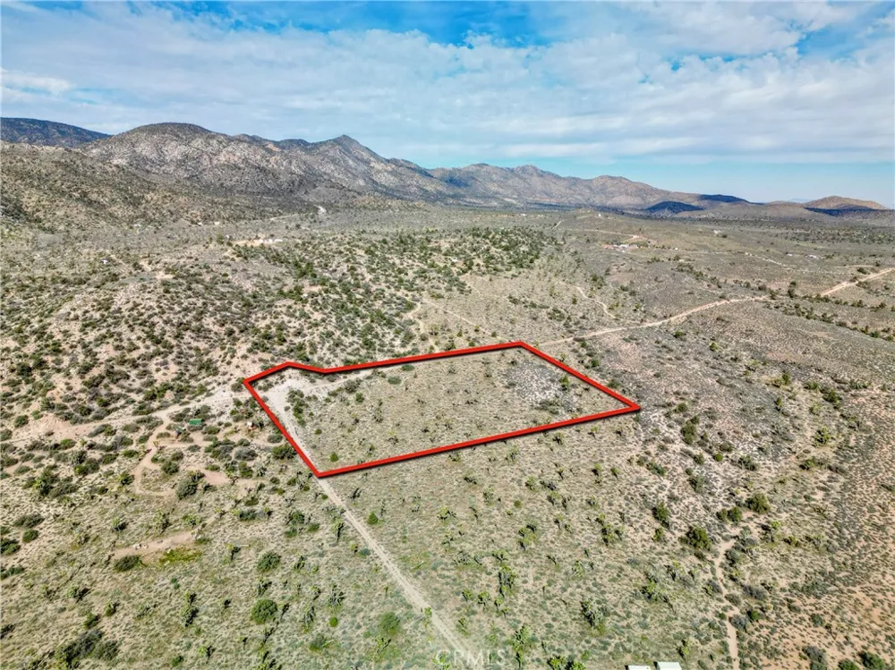 27 Vista Road Pioneertown, CA 92356