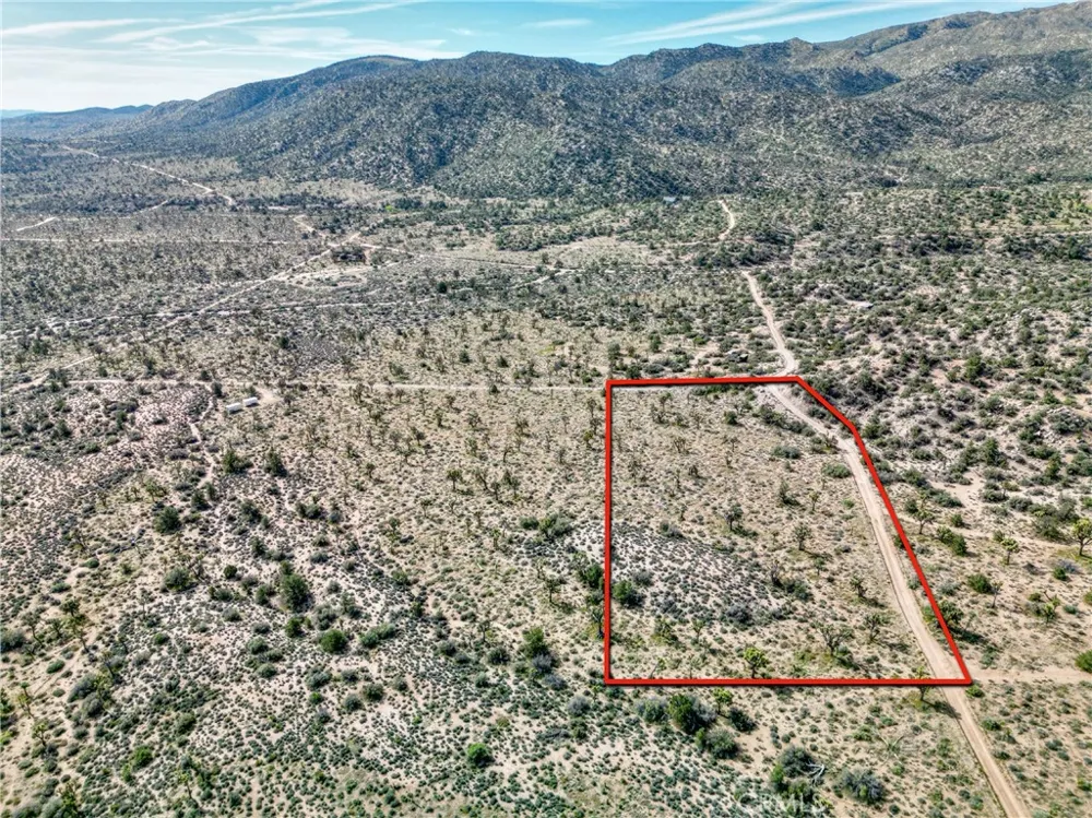 27 Vista Road Pioneertown, CA 92356