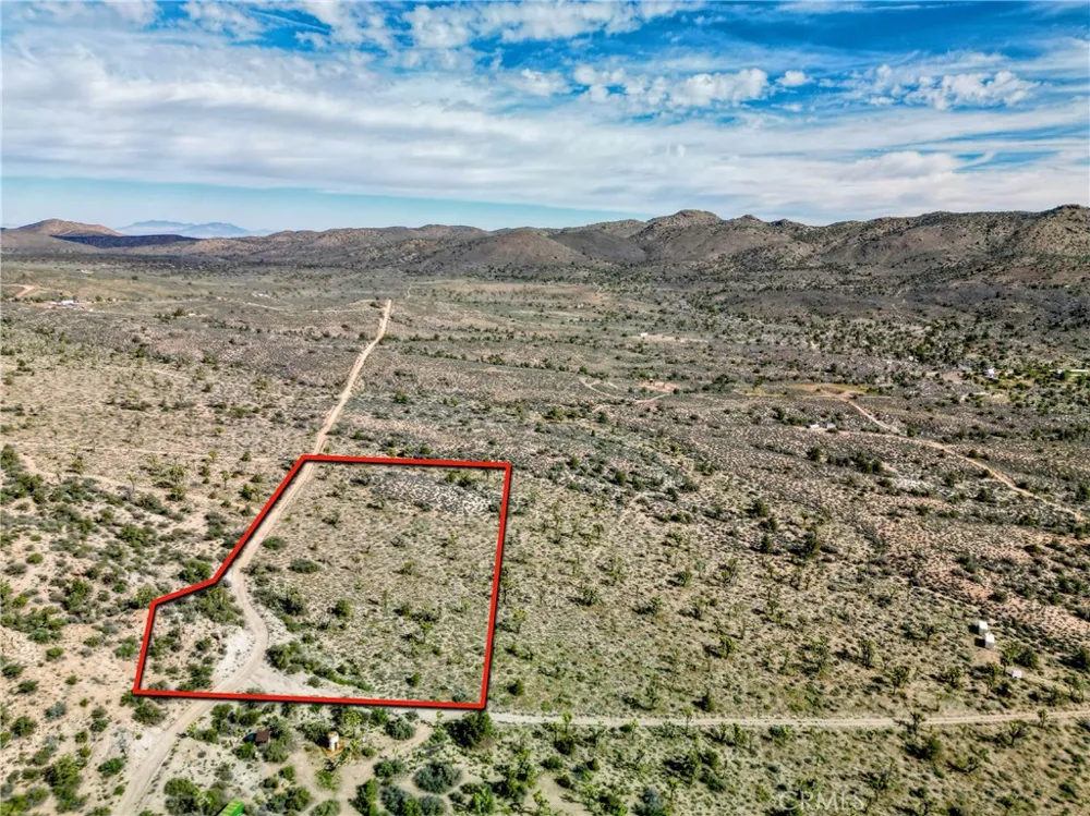 27 Vista Road Pioneertown, CA 92356