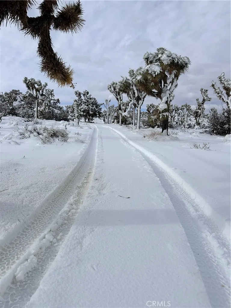 26 Vista Road Pioneertown, CA 92356