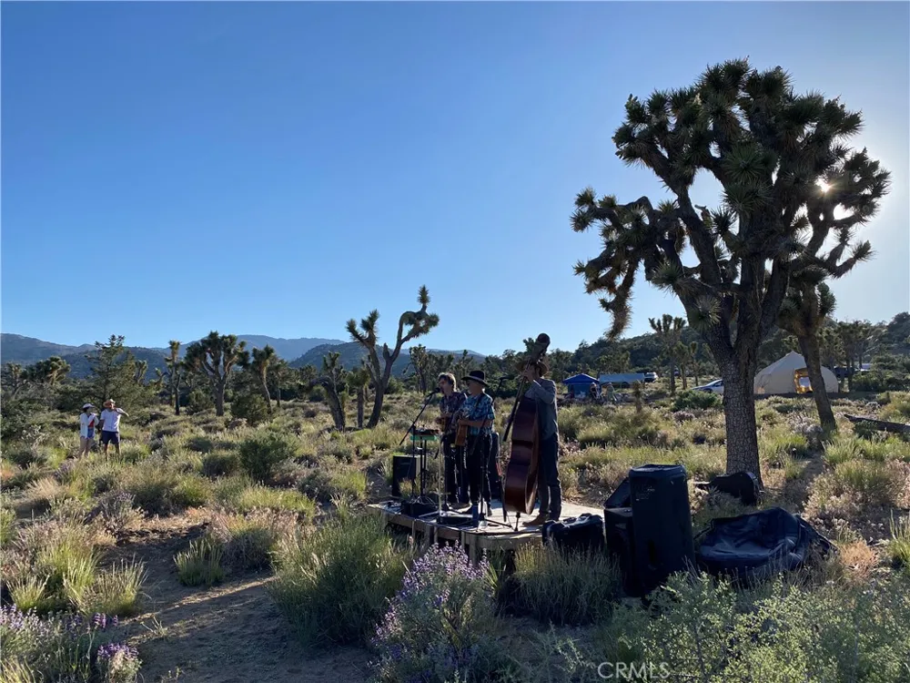 26 Vista Road Pioneertown, CA 92356