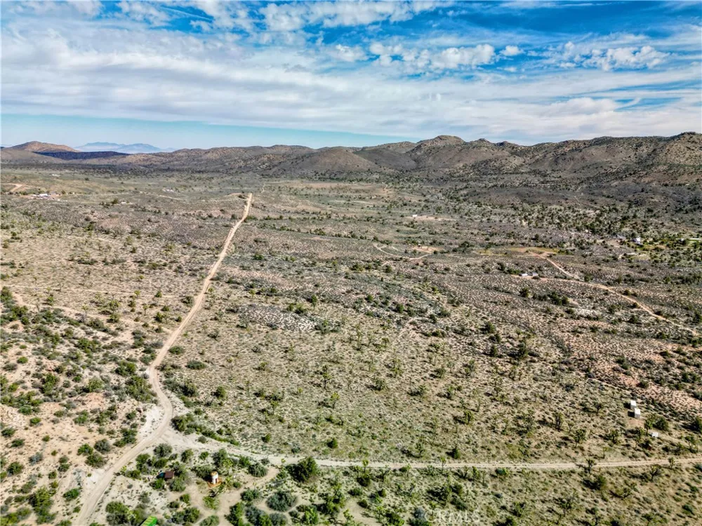 26 Vista Road Pioneertown, CA 92356