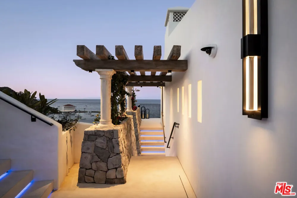 335 Wrigley Road Avalon, CA 90704