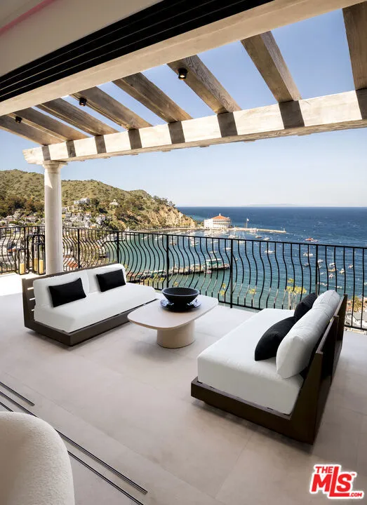335 Wrigley Road Avalon, CA 90704