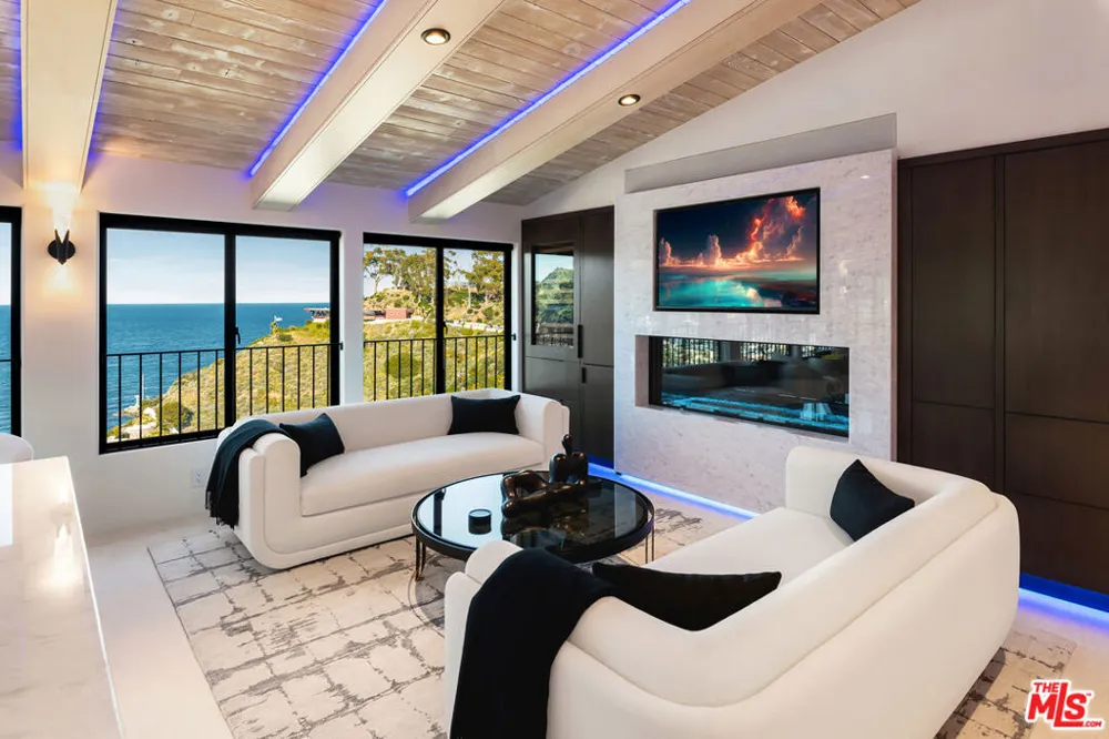 335 Wrigley Road Avalon, CA 90704