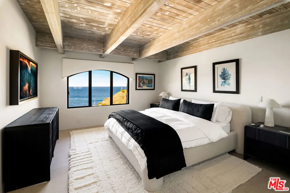 335 Wrigley Road Avalon, CA 90704