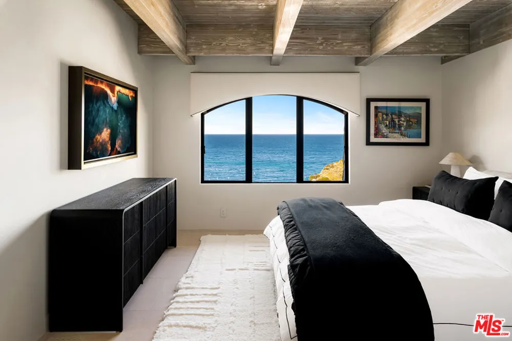 335 Wrigley Road Avalon, CA 90704